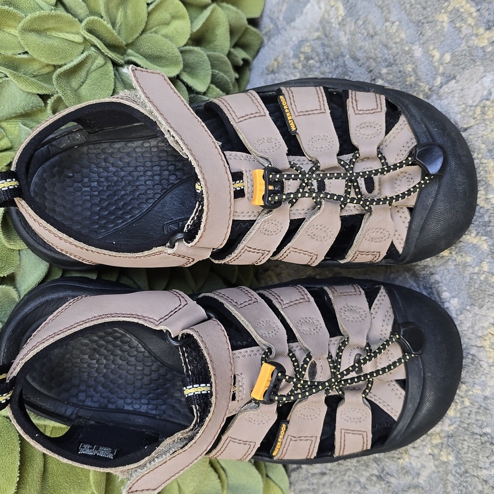 Keen Newport H2 Sandals - YOUTH Size 4 - Picture 12 of 15